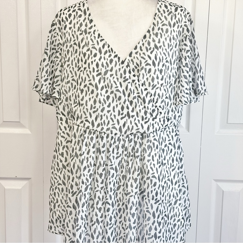 June + Vie Ivory Black Spots Animal Print Faux Wrap Babydoll Top 18/20